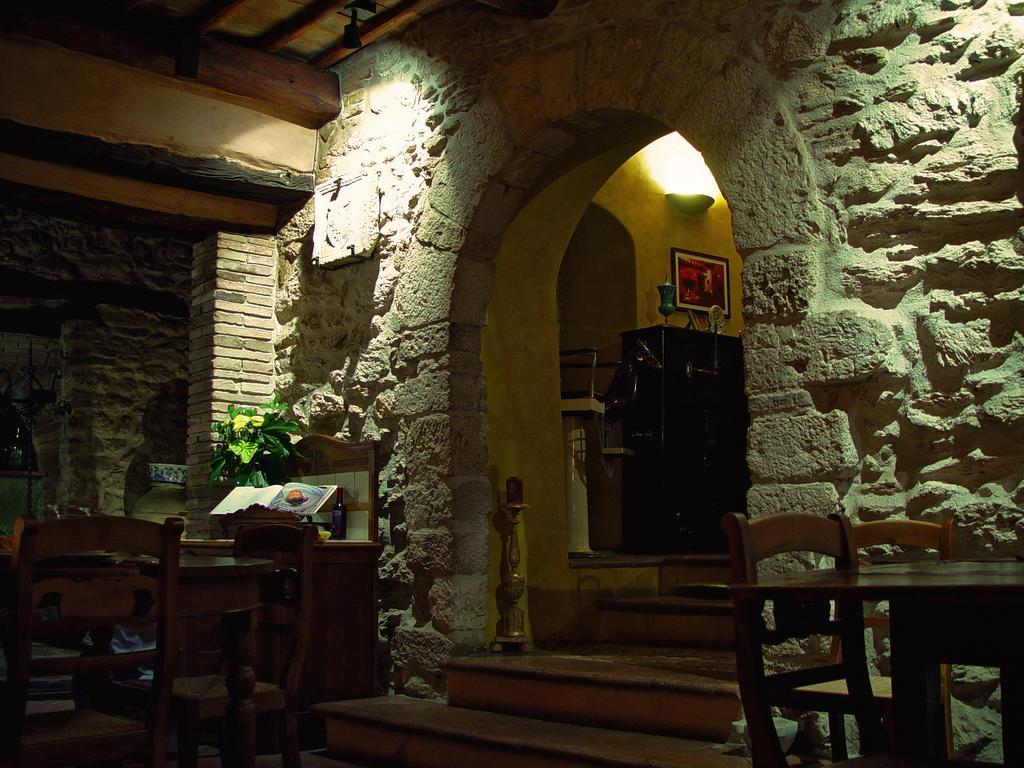 Il Giardino Degli Ulivi Villa Castelraimondo Exterior photo
